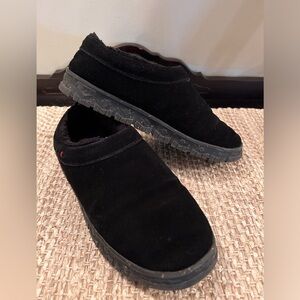 Minnetonka Women's Neva Slip-On Suede Slipper Black Size 8 Casual Outdoor Boho